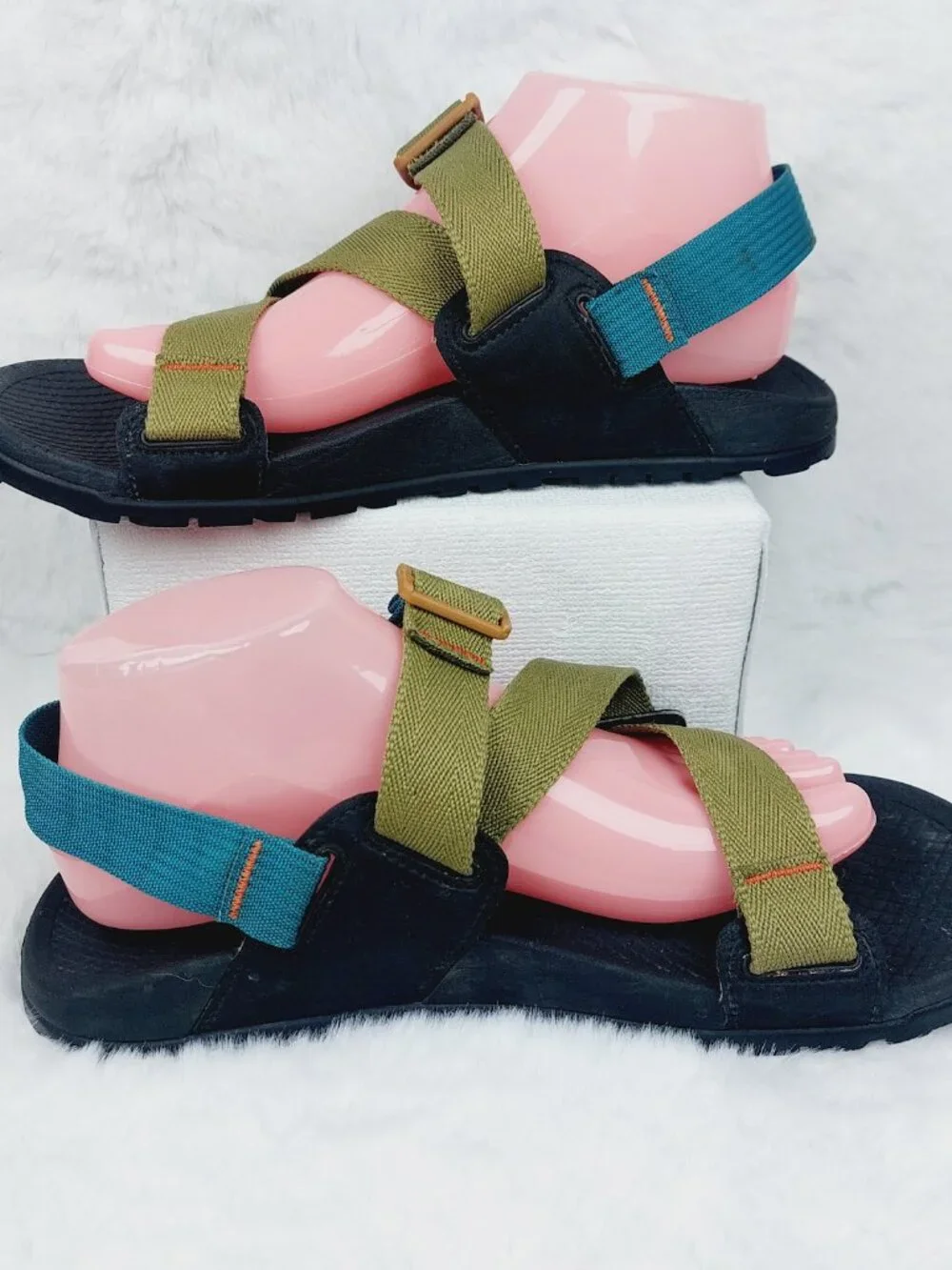 Chaco Men’s Avocado Teal blue Lowdown Adjust Strap Trekking Sandal Size 8